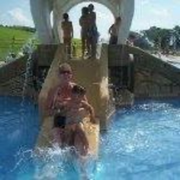 Meet your Posher, Heidi - Picture 1 of 1